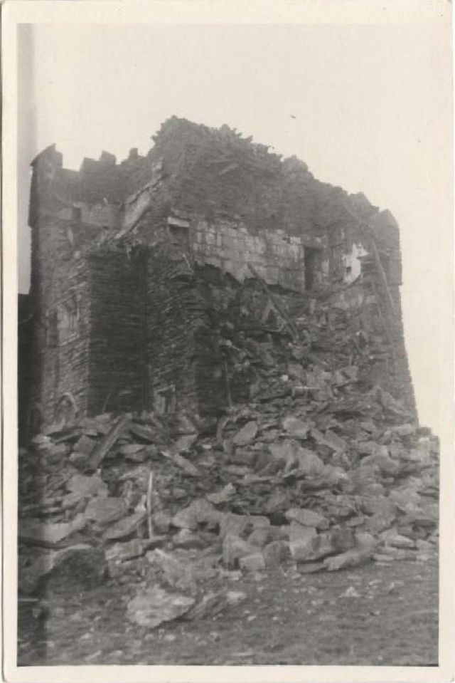 Zřícená věž na vrcholku Pradědu, kveten 1959